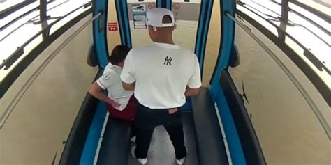 Video de pareja teniendo sexo en metrocable de Guayaquil:。